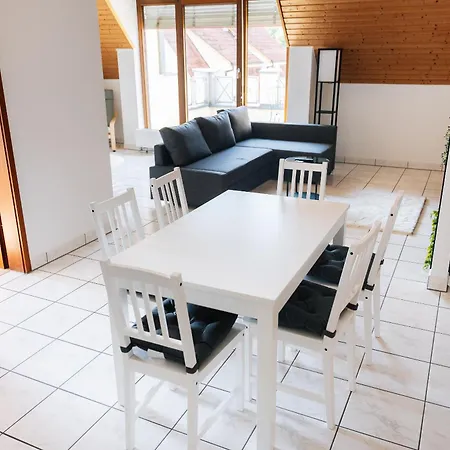 Maisonette-wohnung Airport Messe Stuttgart - Balkon - Parkplatz - Waschmaschine * Leura