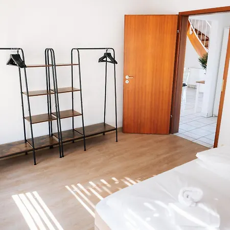 Appartement Maisonette-wohnung Airport Messe Stuttgart - Balkon - Parkplatz - Waschmaschine Leura