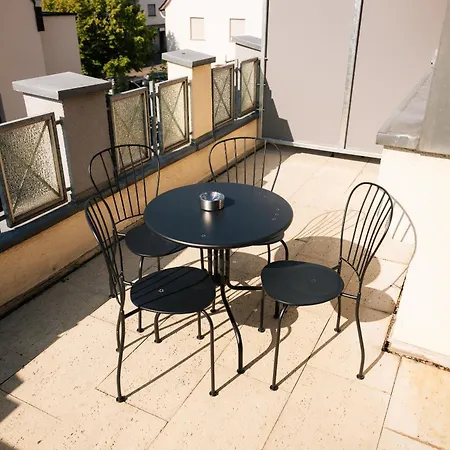Appartement Maisonette-wohnung Airport Messe Stuttgart - Balkon - Parkplatz - Waschmaschine Leura